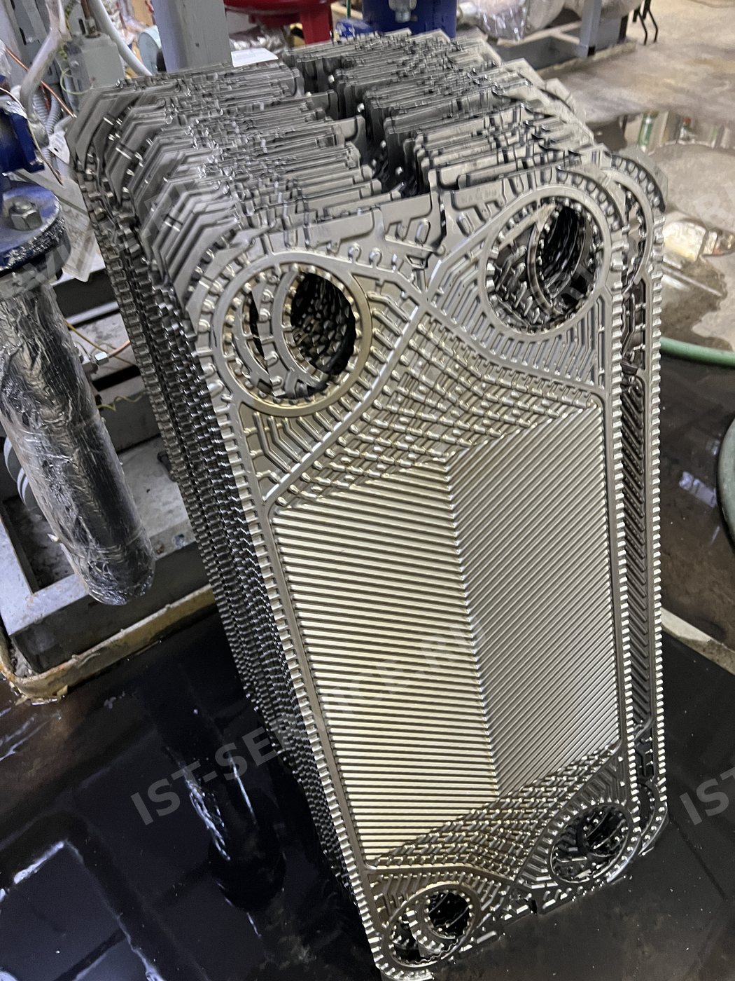 Alfa Laval — разборная промывка шести теплообменников, бизнес-центр в Москве